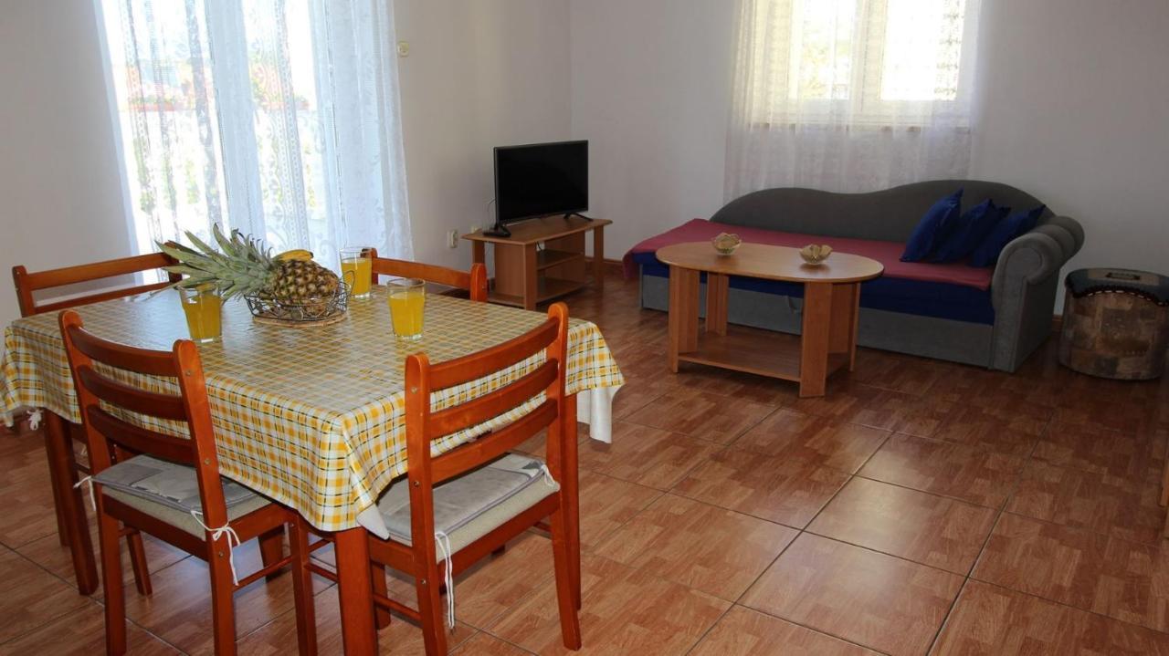 Apartments Ravlic Ana Малинська Екстер'єр фото